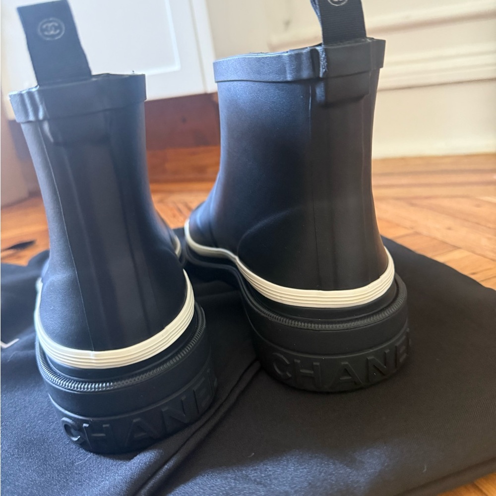 CHANEL Wellington Boots black/white - Picture 9 of 14